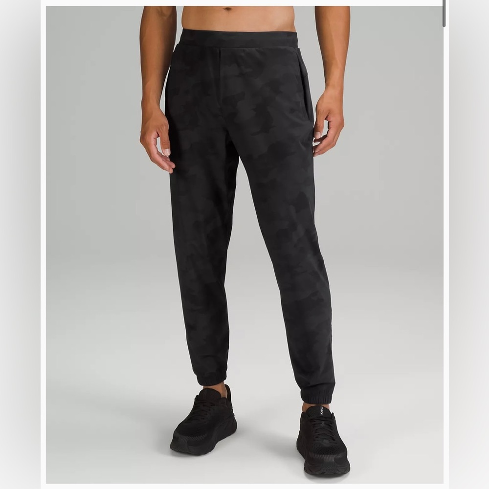 Lululemon Surge Jogger Shorter; Men’s Size Medium